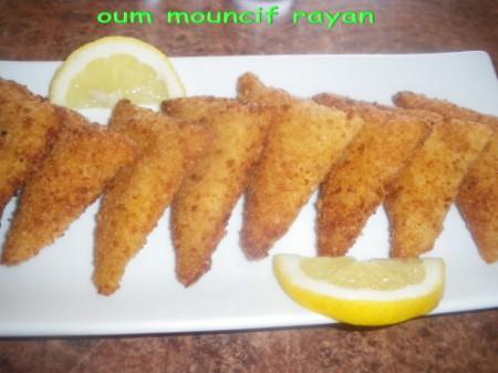 poisson pané en forme de triangle