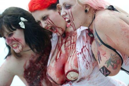 Il me faut une image avec des boobs, car j'en ai au moins une par article.