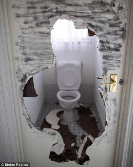 article-2685376-1F7F35CE00000578-726_470x587