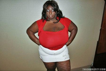 thicknbusty.com Simone Fox